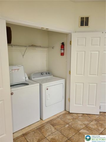 1600 Oakridge Lane, Hellertown Boro, PA 18055