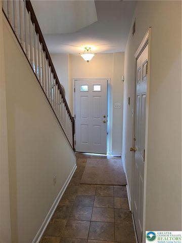 1600 Oakridge Lane, Hellertown Boro, PA 18055