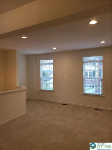 1600 Oakridge Lane, Hellertown Boro, PA 18055
