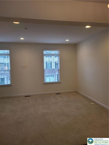 1600 Oakridge Lane, Hellertown Boro, PA 18055