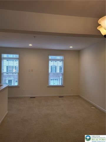 1600 Oakridge Lane, Hellertown Boro, PA 18055