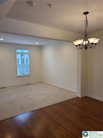1600 Oakridge Lane, Hellertown Boro, PA 18055