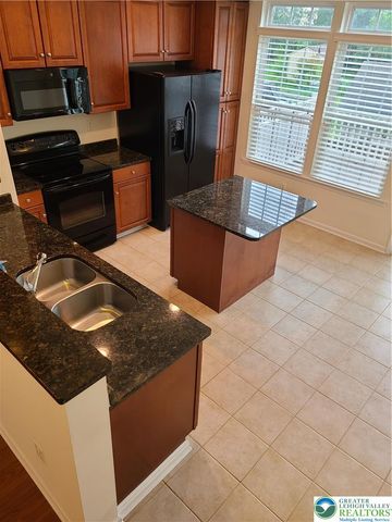 1600 Oakridge Lane, Hellertown Boro, PA 18055
