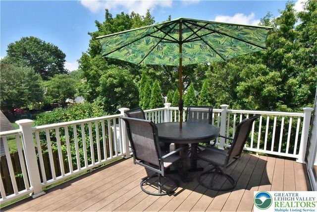 1600 Oakridge Lane, Hellertown Boro, PA 18055