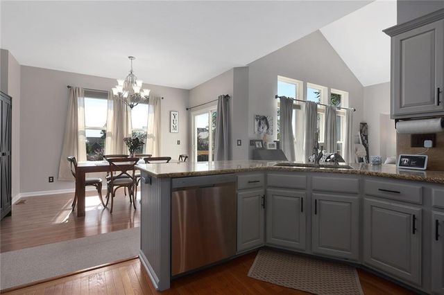 1321 N 158th Court, Basehor, KS 66007