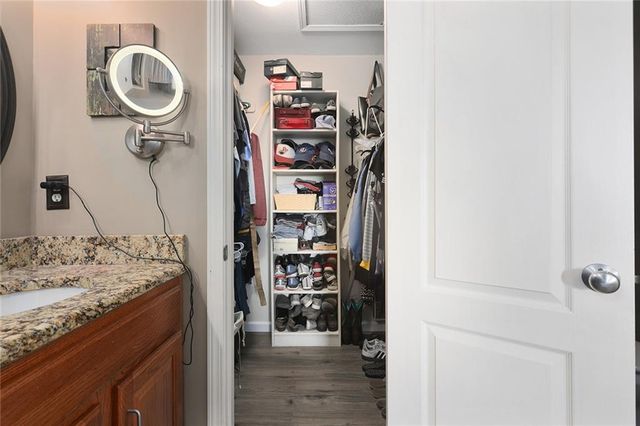 1321 N 158th Court, Basehor, KS 66007