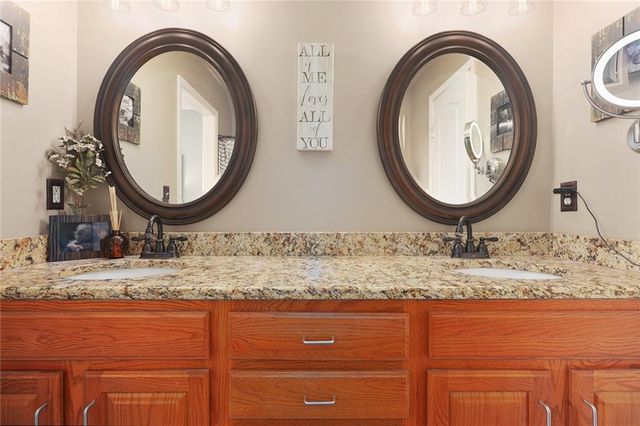 1321 N 158th Court, Basehor, KS 66007