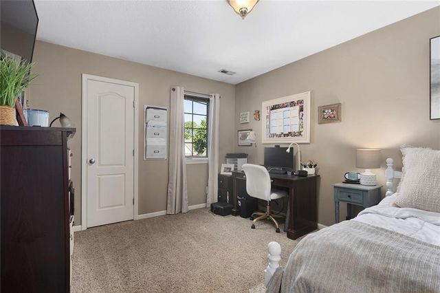 1321 N 158th Court, Basehor, KS 66007