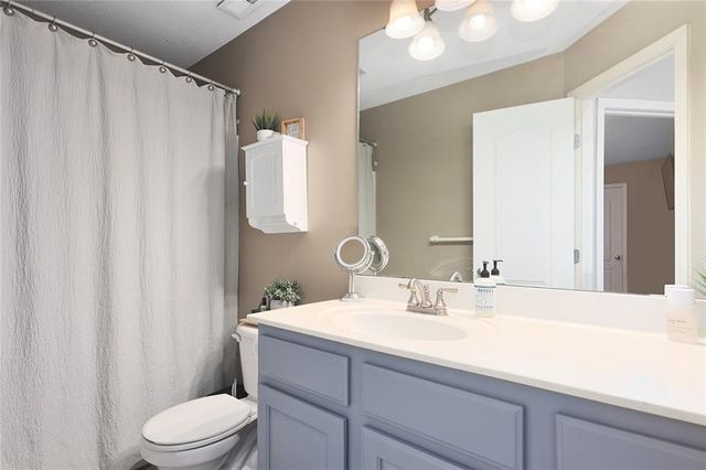 1321 N 158th Court, Basehor, KS 66007