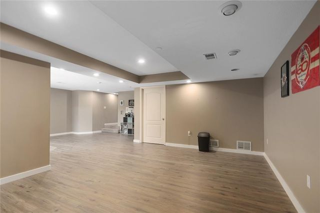 1321 N 158th Court, Basehor, KS 66007