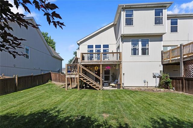 1321 N 158th Court, Basehor, KS 66007