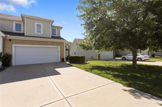 1321 N 158th Court, Basehor, KS 66007