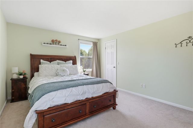 1064 Fawn Wood Drive, Webster, NY 14580