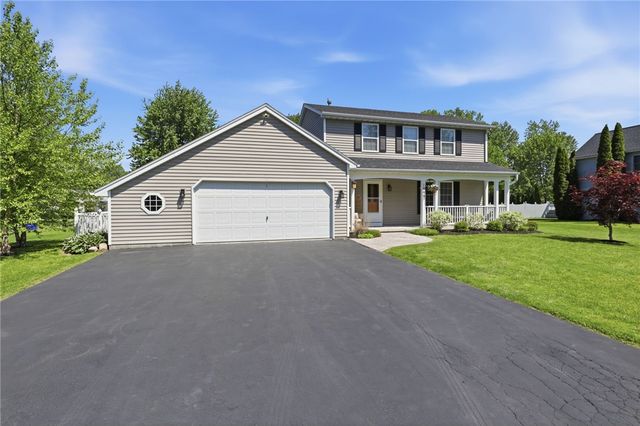 1064 Fawn Wood Drive, Webster, NY 14580