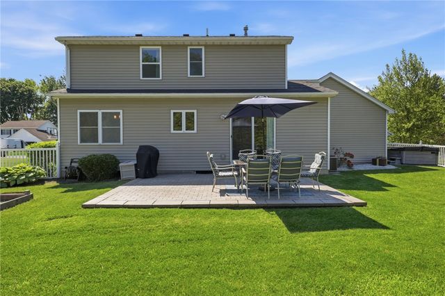 1064 Fawn Wood Drive, Webster, NY 14580