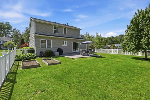 1064 Fawn Wood Drive, Webster, NY 14580