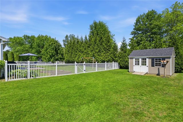 1064 Fawn Wood Drive, Webster, NY 14580