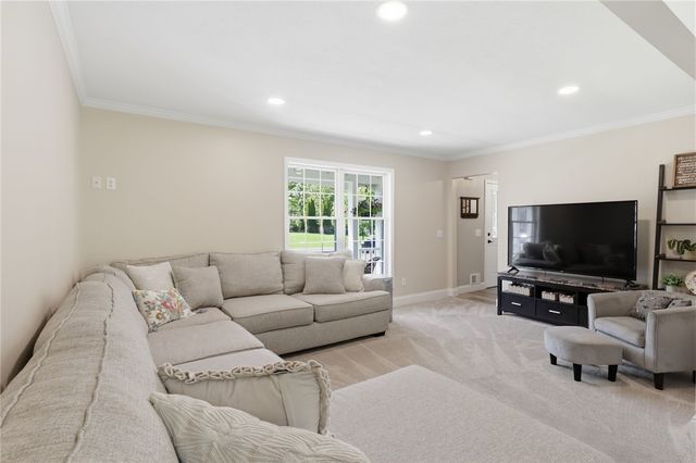 1064 Fawn Wood Drive, Webster, NY 14580