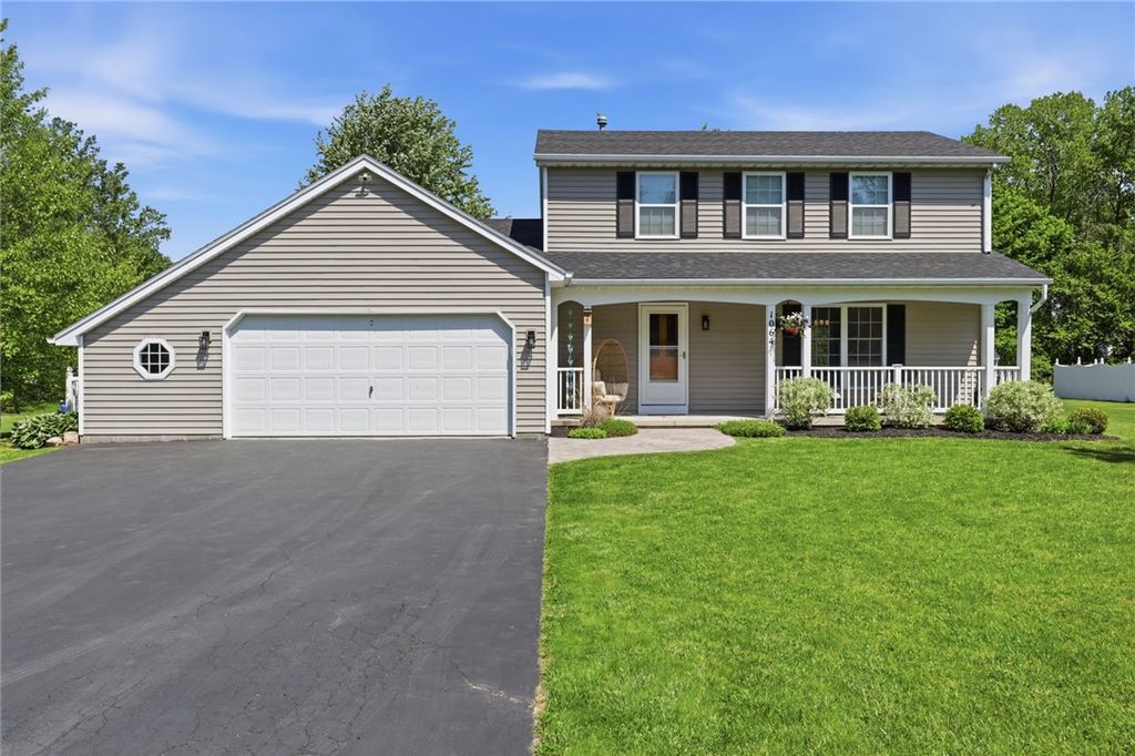 1064 Fawn Wood Drive, Webster, NY 14580