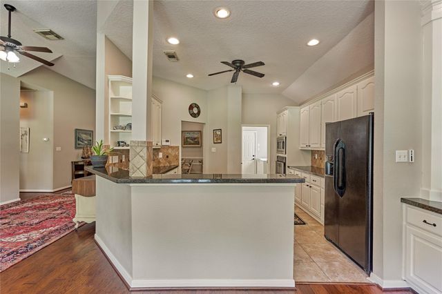 197 Monterrey Road E, Montgomery, TX 77356