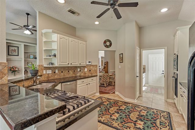 197 Monterrey Road E, Montgomery, TX 77356