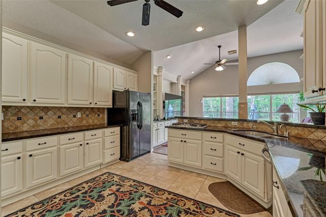 197 Monterrey Road E, Montgomery, TX 77356