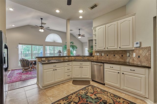 197 Monterrey Road E, Montgomery, TX 77356