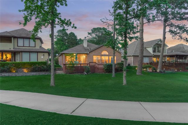 197 Monterrey Road E, Montgomery, TX 77356