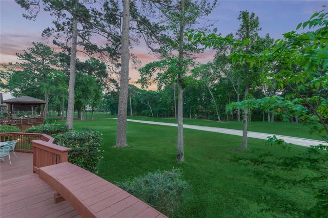 197 Monterrey Road E, Montgomery, TX 77356