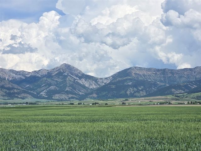 4468 Wes Davis Road, Belgrade, MT 59714