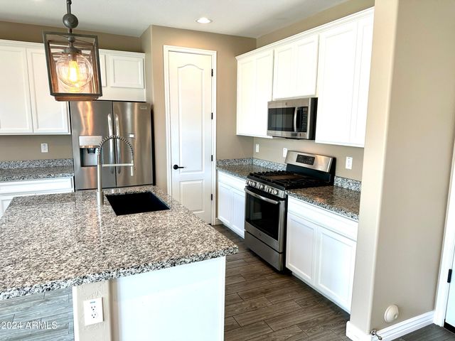 2930 E Sunland Avenue, Phoenix, AZ 85040