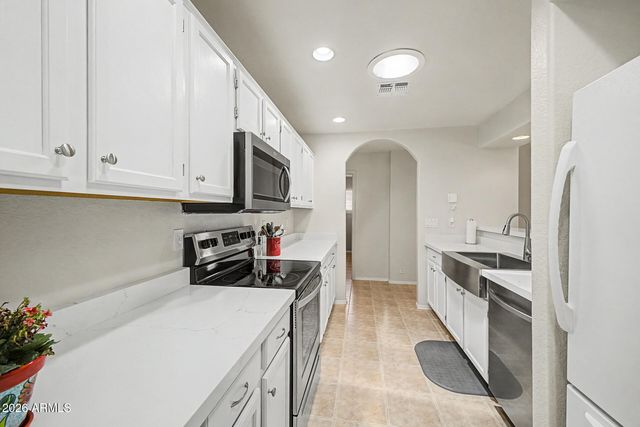 16818 E ALAMOSA Avenue A, Fountain Hills, AZ 85268