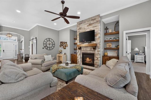 4705 NE Gateway Drive, Lee's Summit, MO 64064