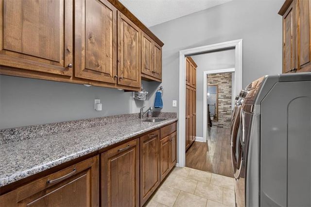 4705 NE Gateway Drive, Lee's Summit, MO 64064