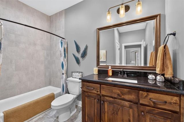 4705 NE Gateway Drive, Lee's Summit, MO 64064
