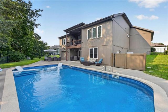 4705 NE Gateway Drive, Lee's Summit, MO 64064