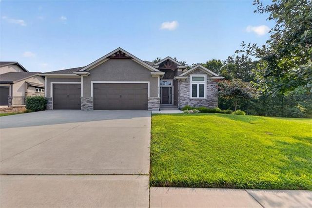 4705 NE Gateway Drive, Lee's Summit, MO 64064