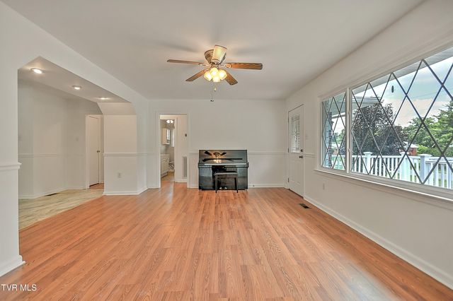 16008 Chantilly Way, Abingdon, VA 24210
