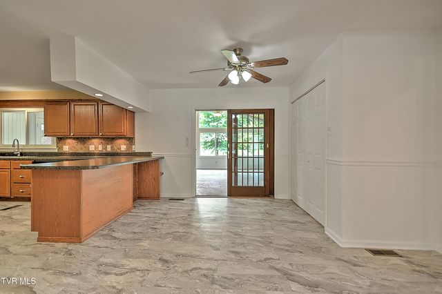 16008 Chantilly Way, Abingdon, VA 24210