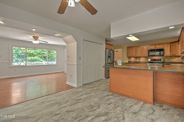 16008 Chantilly Way, Abingdon, VA 24210