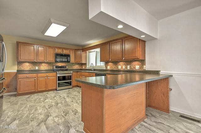 16008 Chantilly Way, Abingdon, VA 24210
