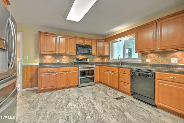 16008 Chantilly Way, Abingdon, VA 24210