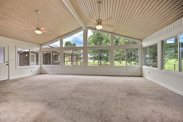 16008 Chantilly Way, Abingdon, VA 24210