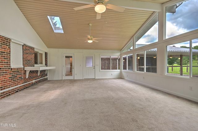 16008 Chantilly Way, Abingdon, VA 24210