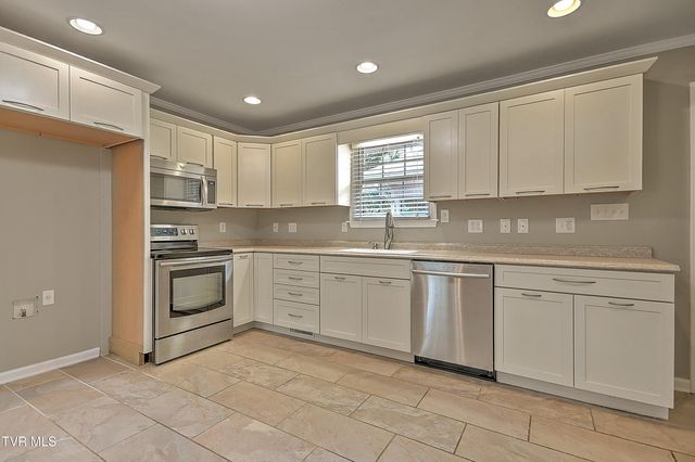 16008 Chantilly Way, Abingdon, VA 24210