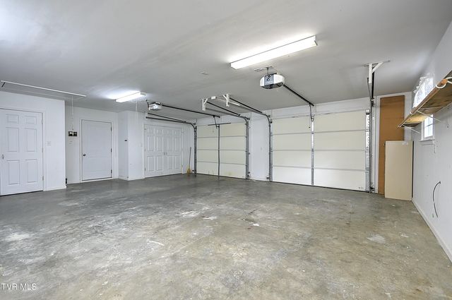16008 Chantilly Way, Abingdon, VA 24210