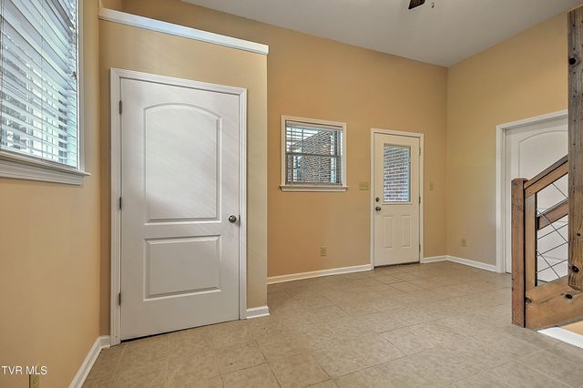 16008 Chantilly Way, Abingdon, VA 24210