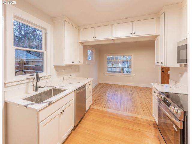 1006 Ne 72ND Ave, Portland, OR 97213