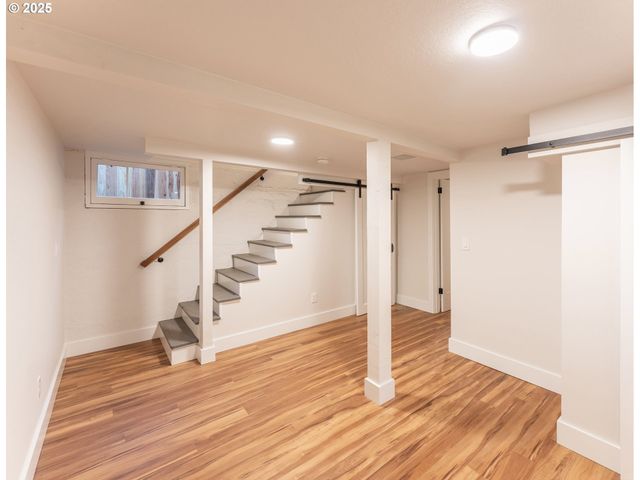 1006 Ne 72ND Ave, Portland, OR 97213