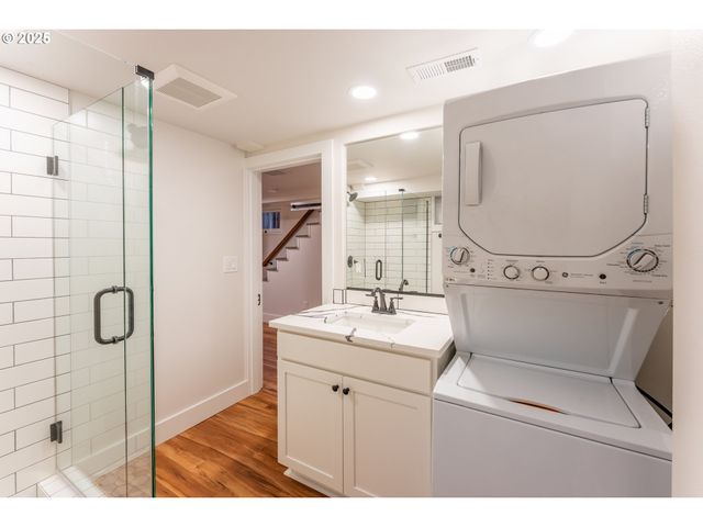 1006 Ne 72ND Ave, Portland, OR 97213